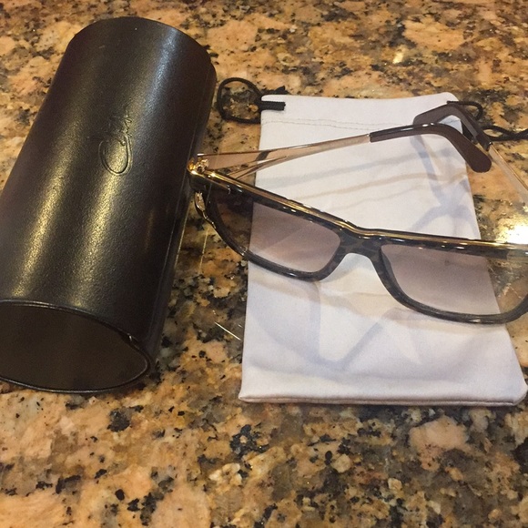 *SOLD LOCALLY* Cazal, style#8013 Tortoise Shades - Picture 3 of 8